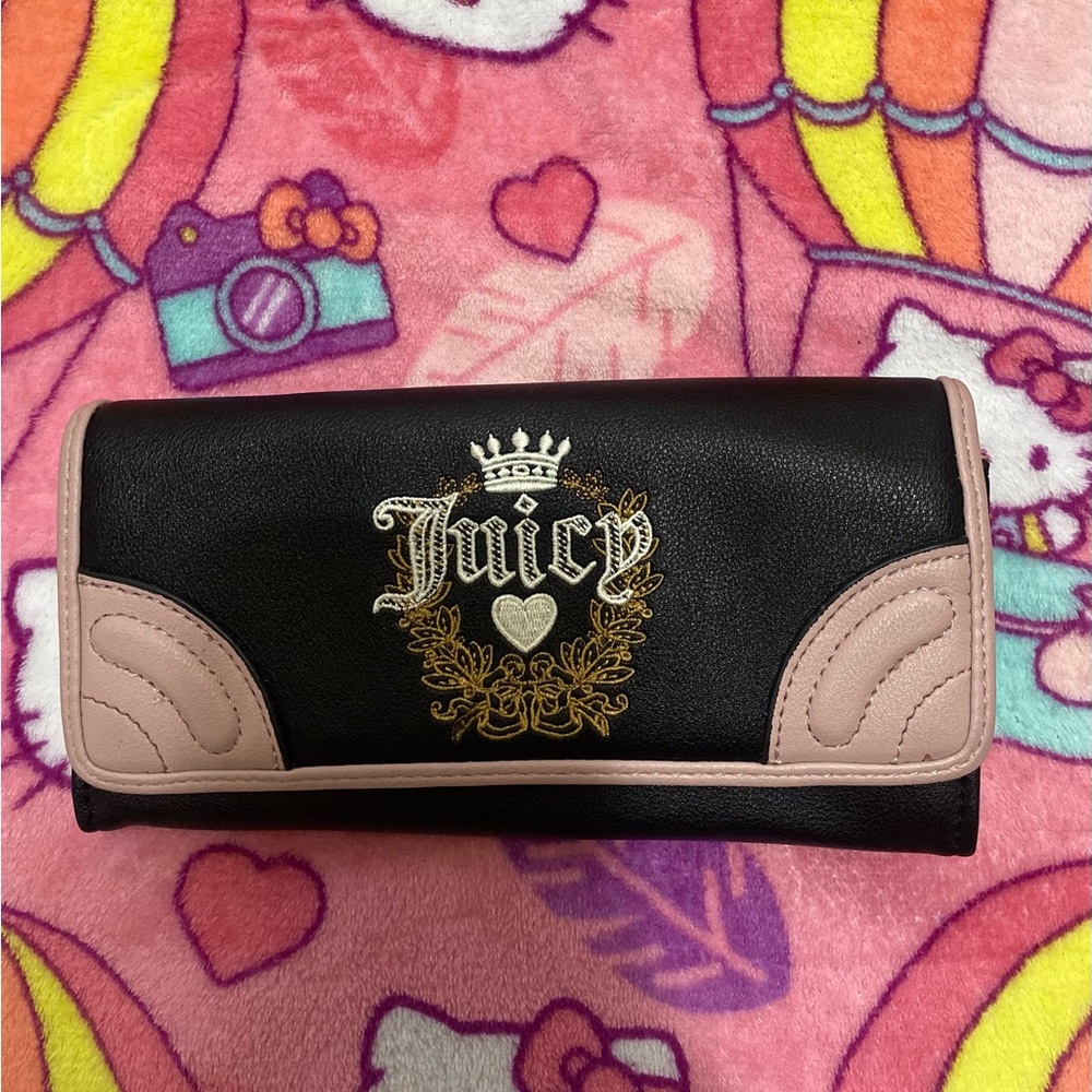Juicy couture wallet vintage style :)